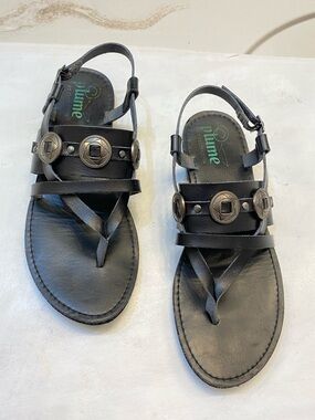 La Plume leather flats sandals in great condition, great bottom, no issues
